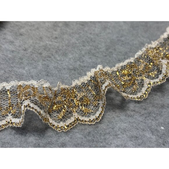 Vintage Gold & White Lace Trim 1.25" wide x 6 yards + 26" Scalloped Edge Sewing - Picture 2 of 4